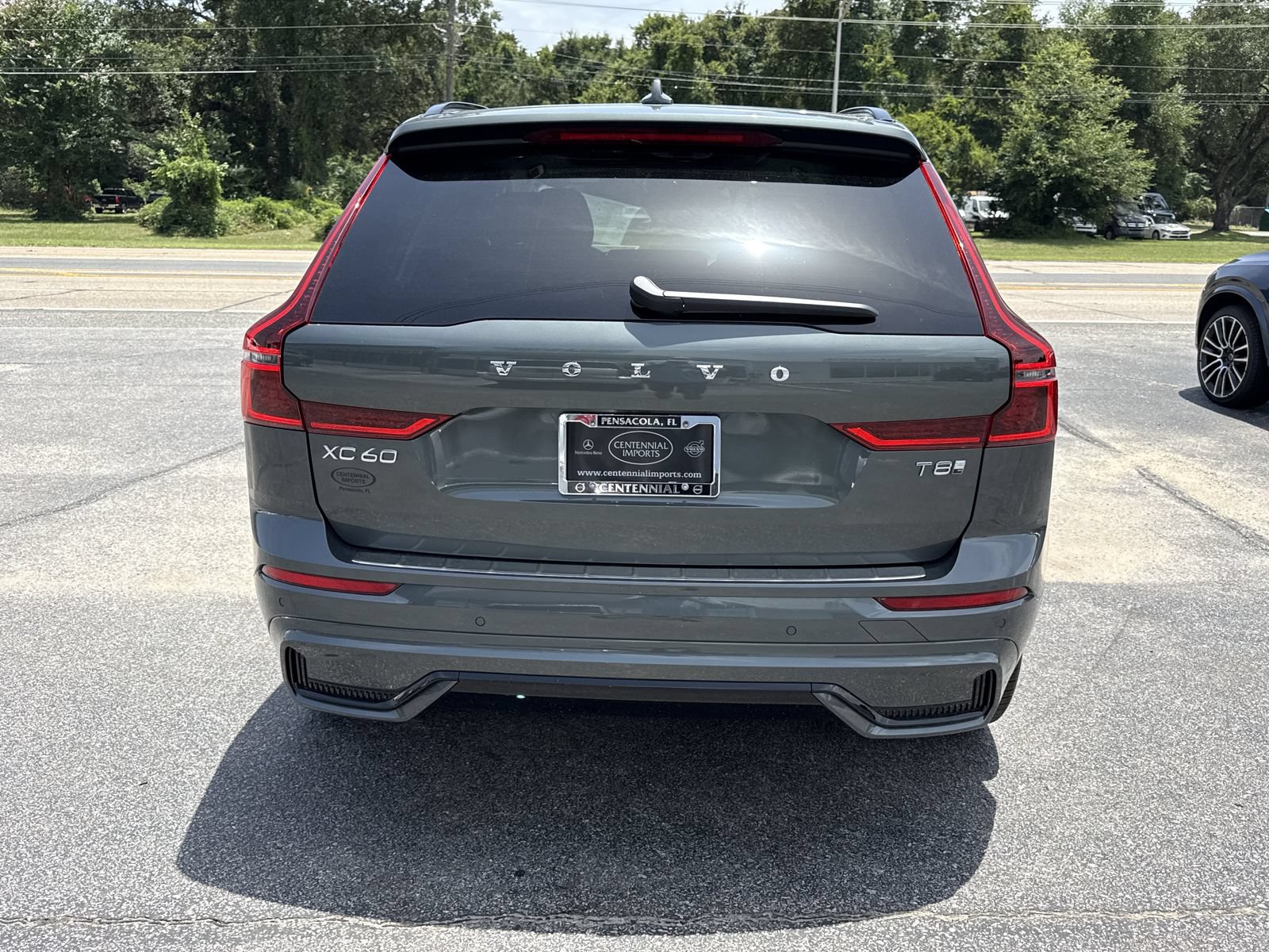 New 2026 Volvo XC60 T8 Plus w/ Protection Package Premier AWD/4WD image 4