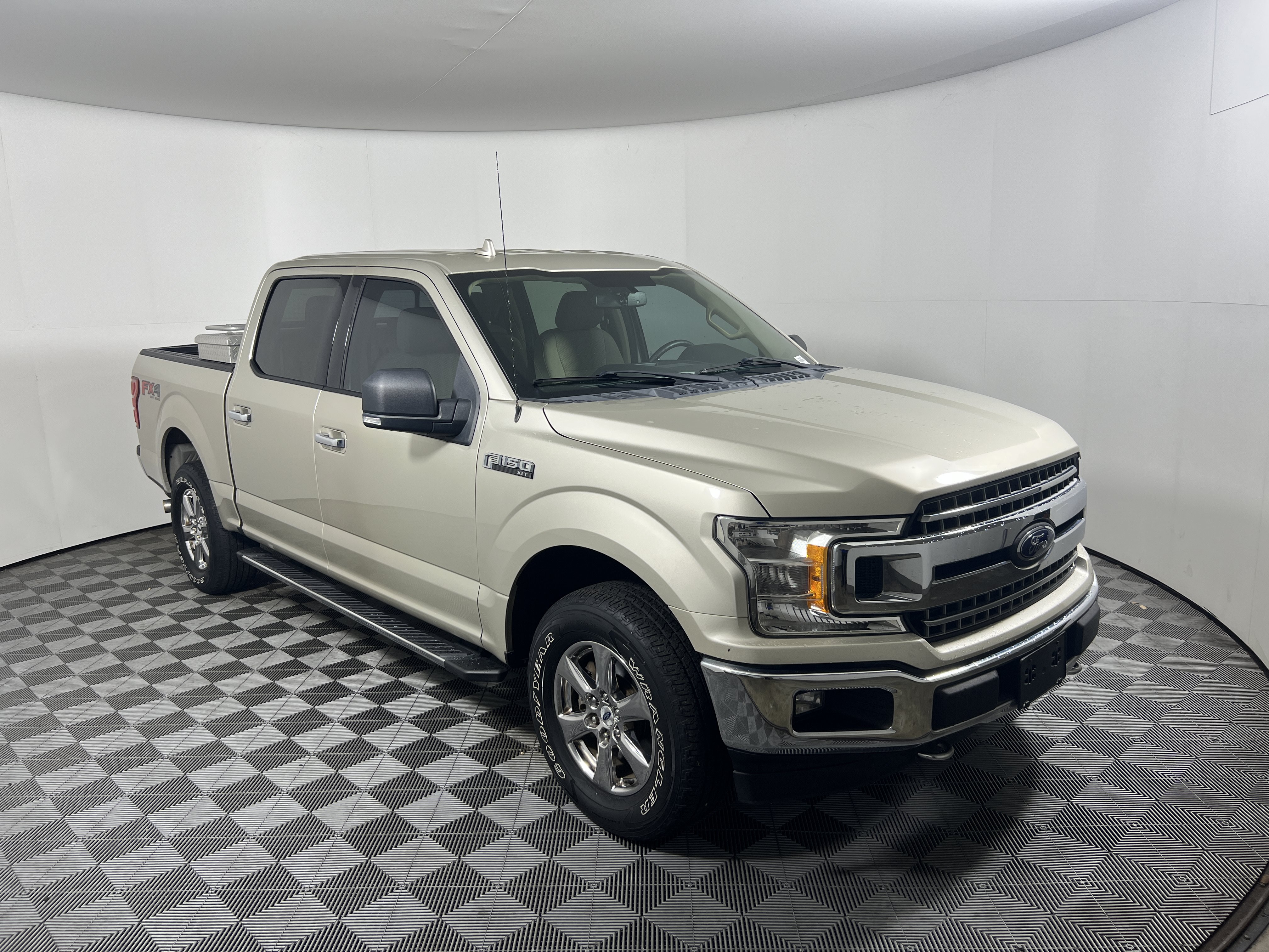 Used 2018 Ford F150 XLT w/ Equipment Group 302A Luxury AWD/4WD image 7