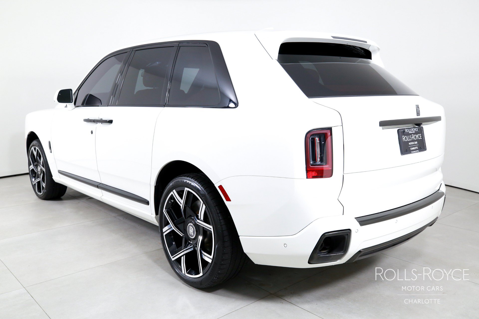 Used 2025 Rolls-Royce Cullinan Black Badge AWD/4WD image 8