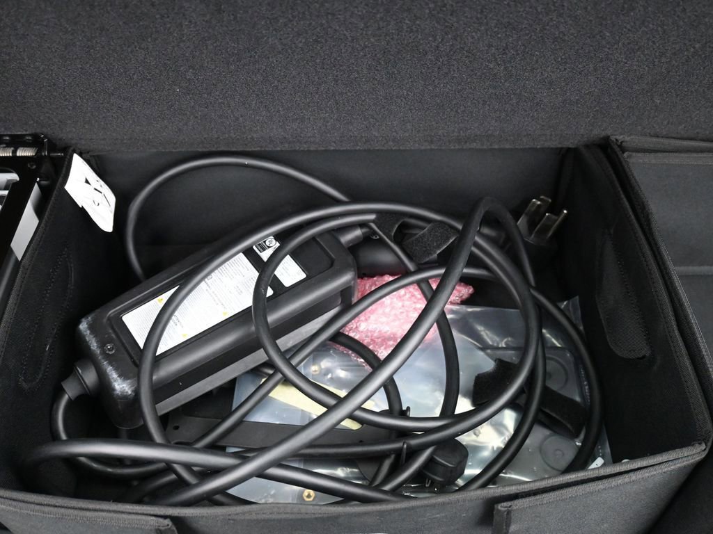 Used 2025 Volkswagen ID. Buzz 1st Edition image 21