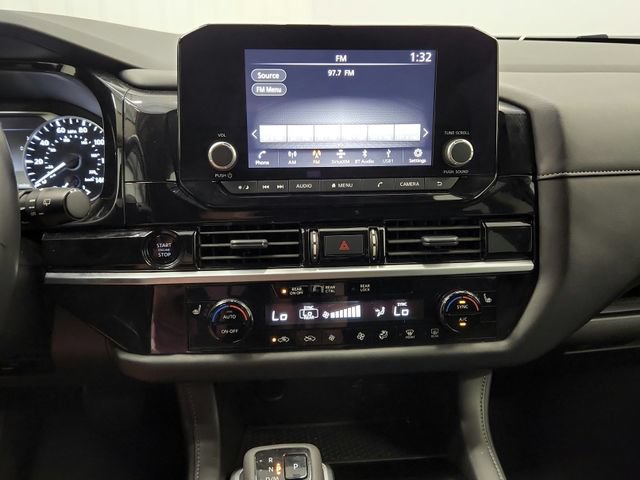 Used 2025 Nissan Pathfinder SV AWD/4WD image 22