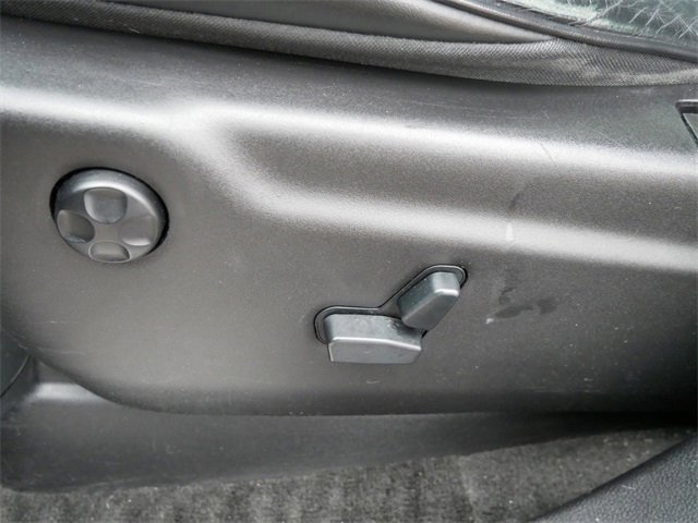 Used 2015 Jeep Grand Cherokee Overland image 16