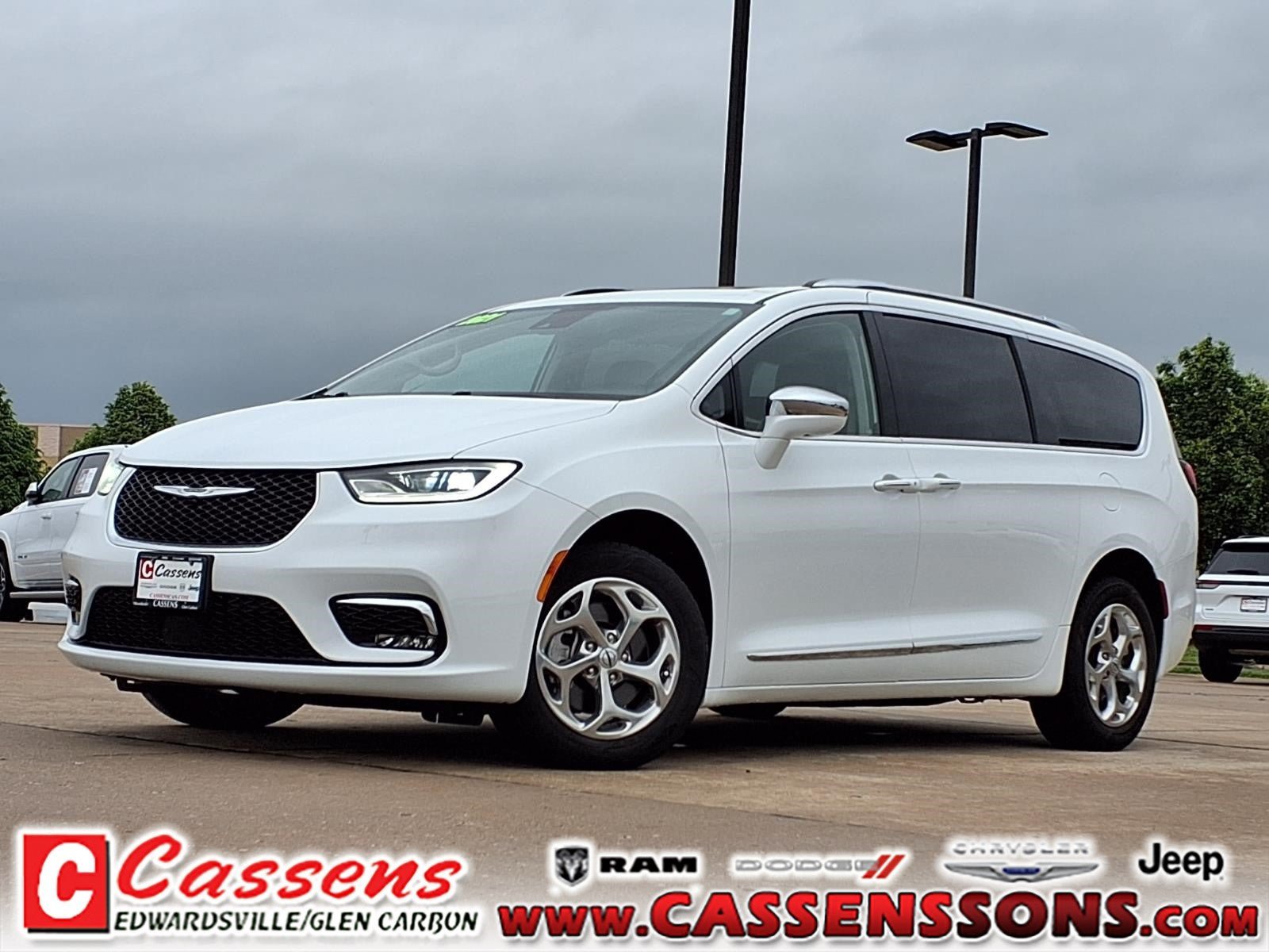 Certified 2021 Chrysler Pacifica Limited AWD/4WD image 1