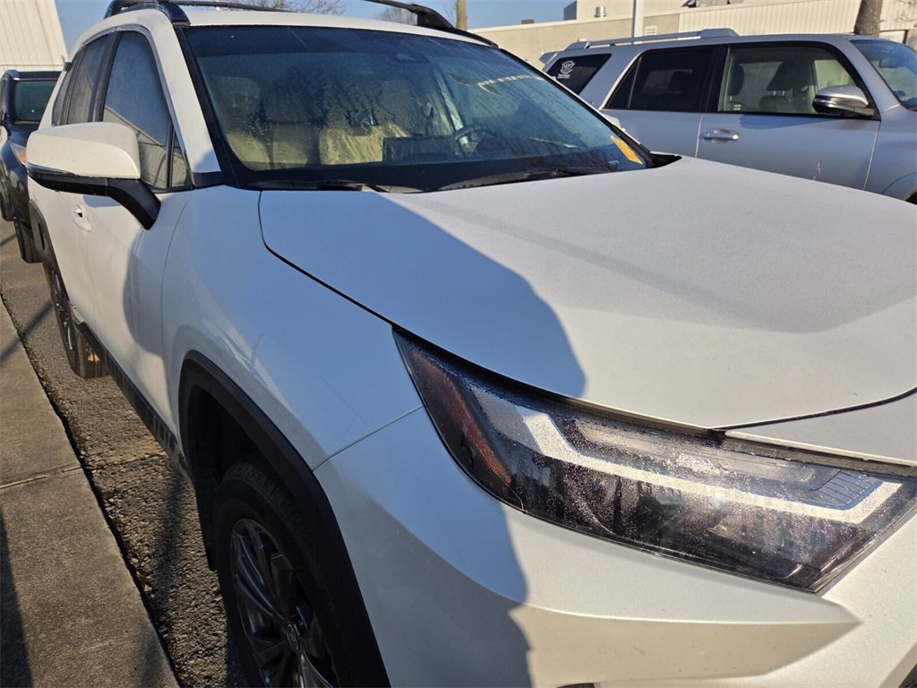 Used 2023 Toyota RAV4 XLE Premium image 9