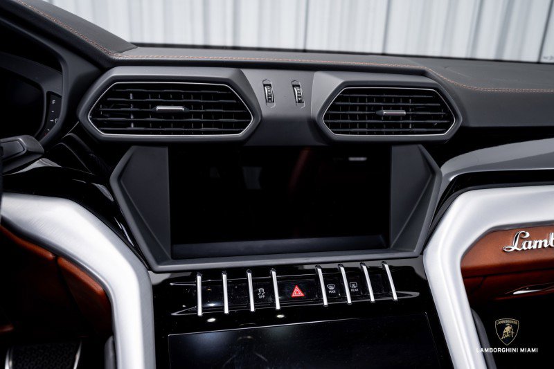 Used 2019 Lamborghini Urus image 25
