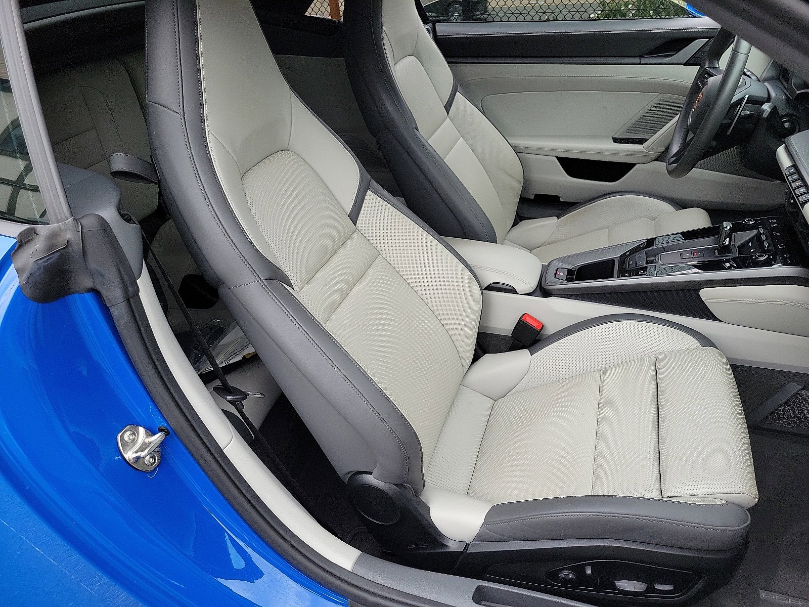 Certified 2025 Porsche 911 Carrera image 28