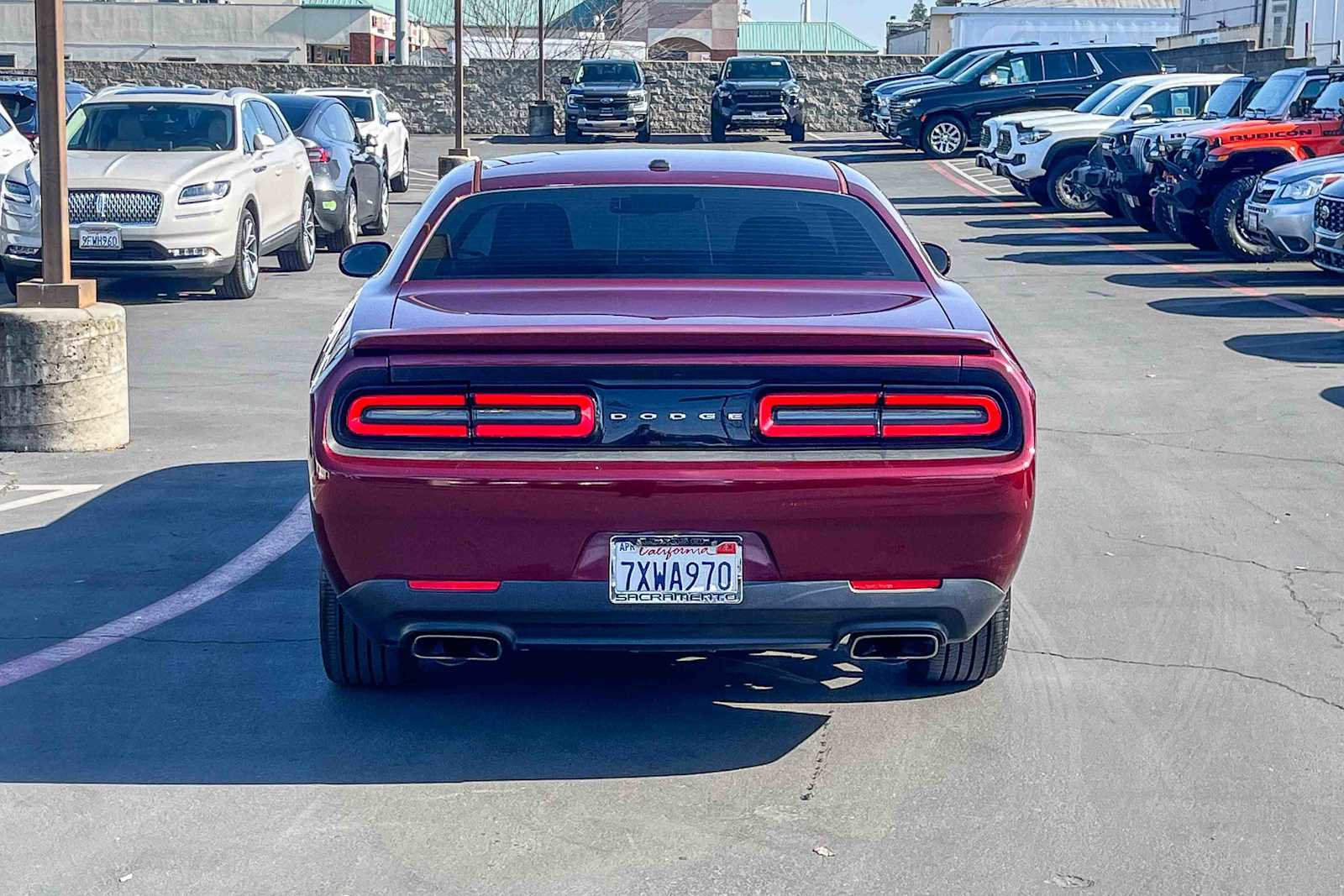Used 2017 Dodge Challenger R/T image 3