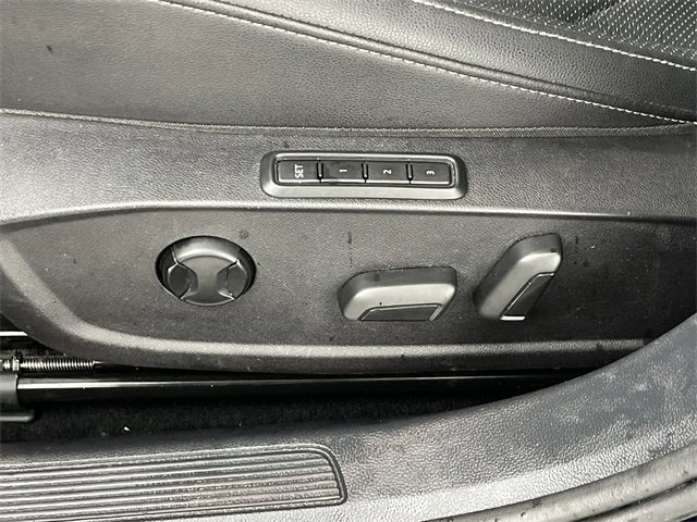 Used 2019 Volkswagen Jetta SEL Premium image 12