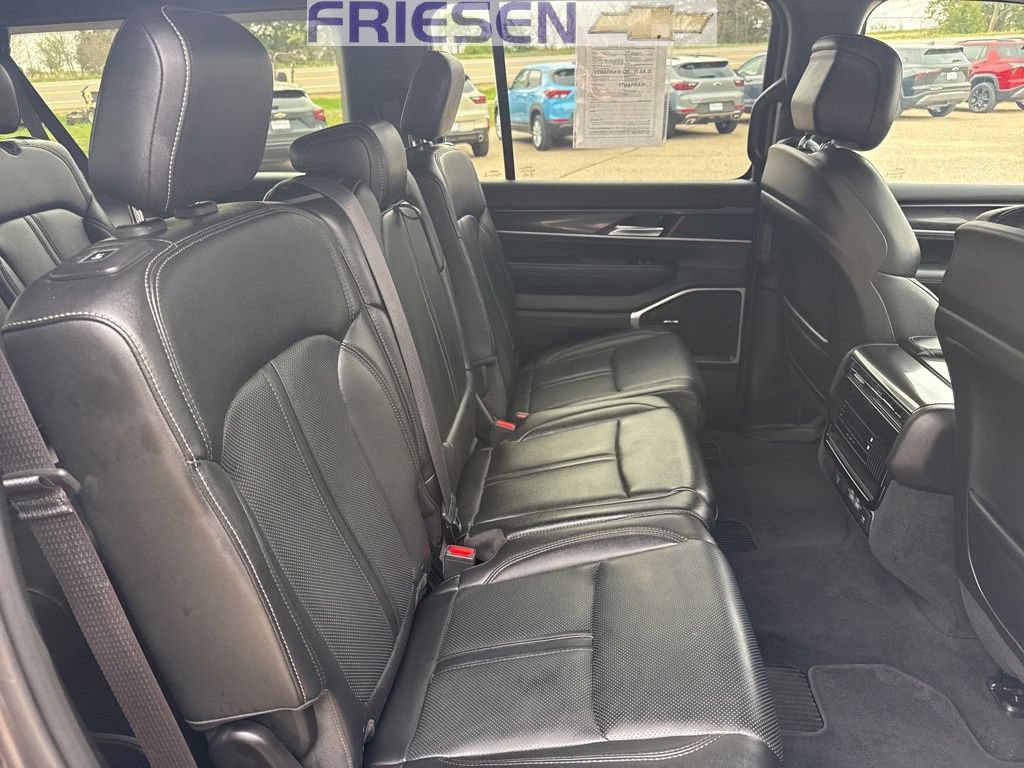 Used 2024 Jeep Wagoneer L 4WD image 29