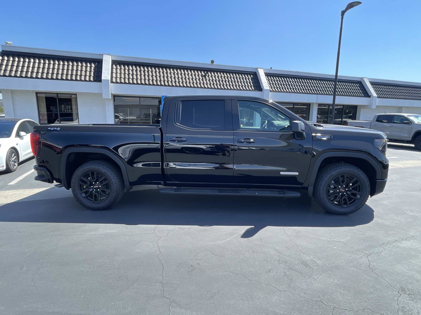 New 2026 GMC Sierra 1500 Elevation w/ Preferred Package AWD/4WD image 4