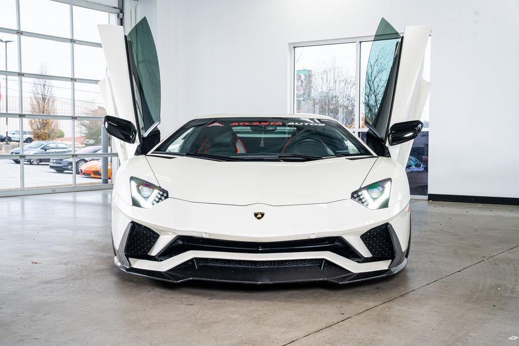 Used 2017 Lamborghini Aventador S image 3