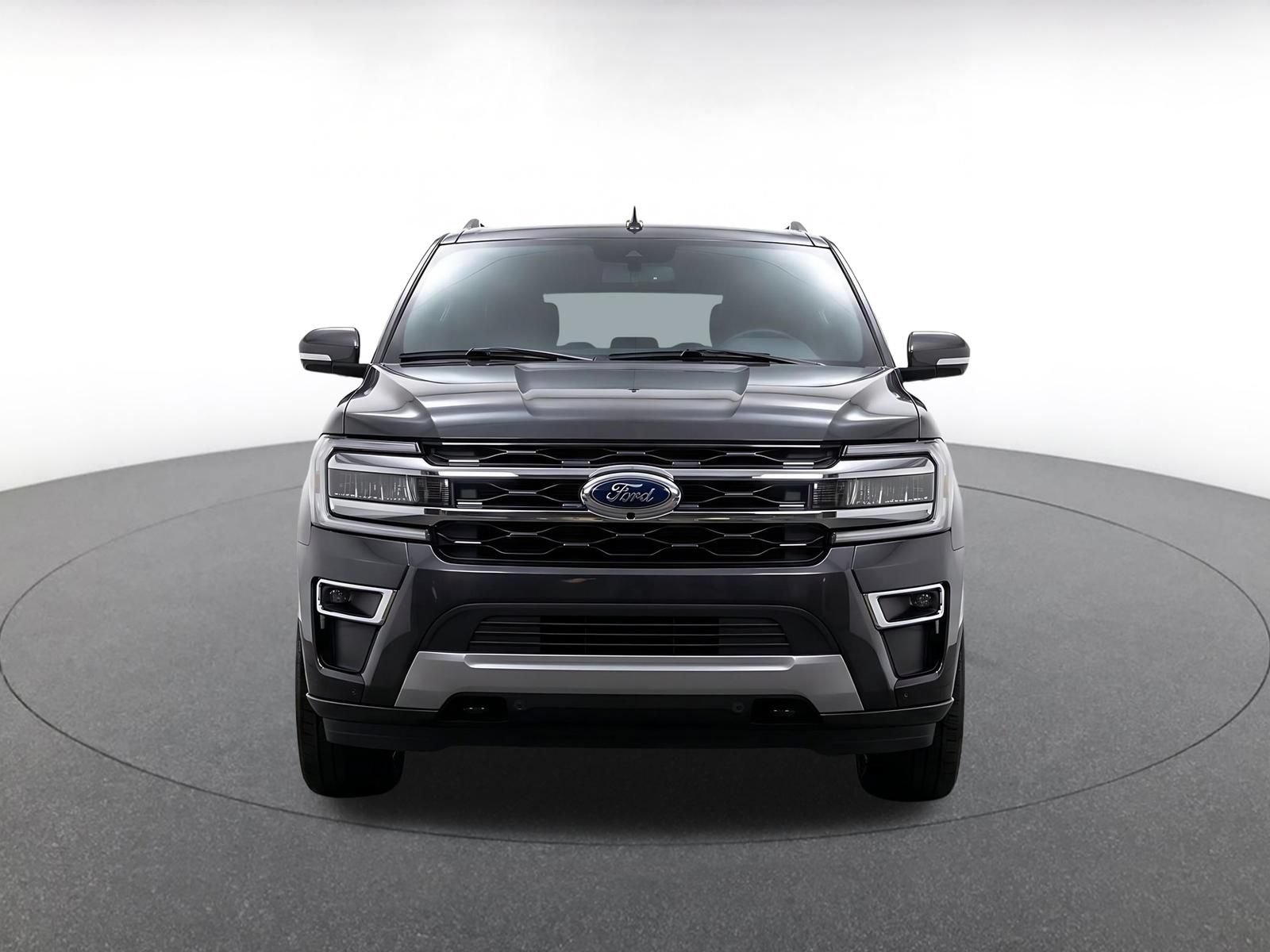 Used 2024 Ford Expedition Limited AWD/4WD image 2