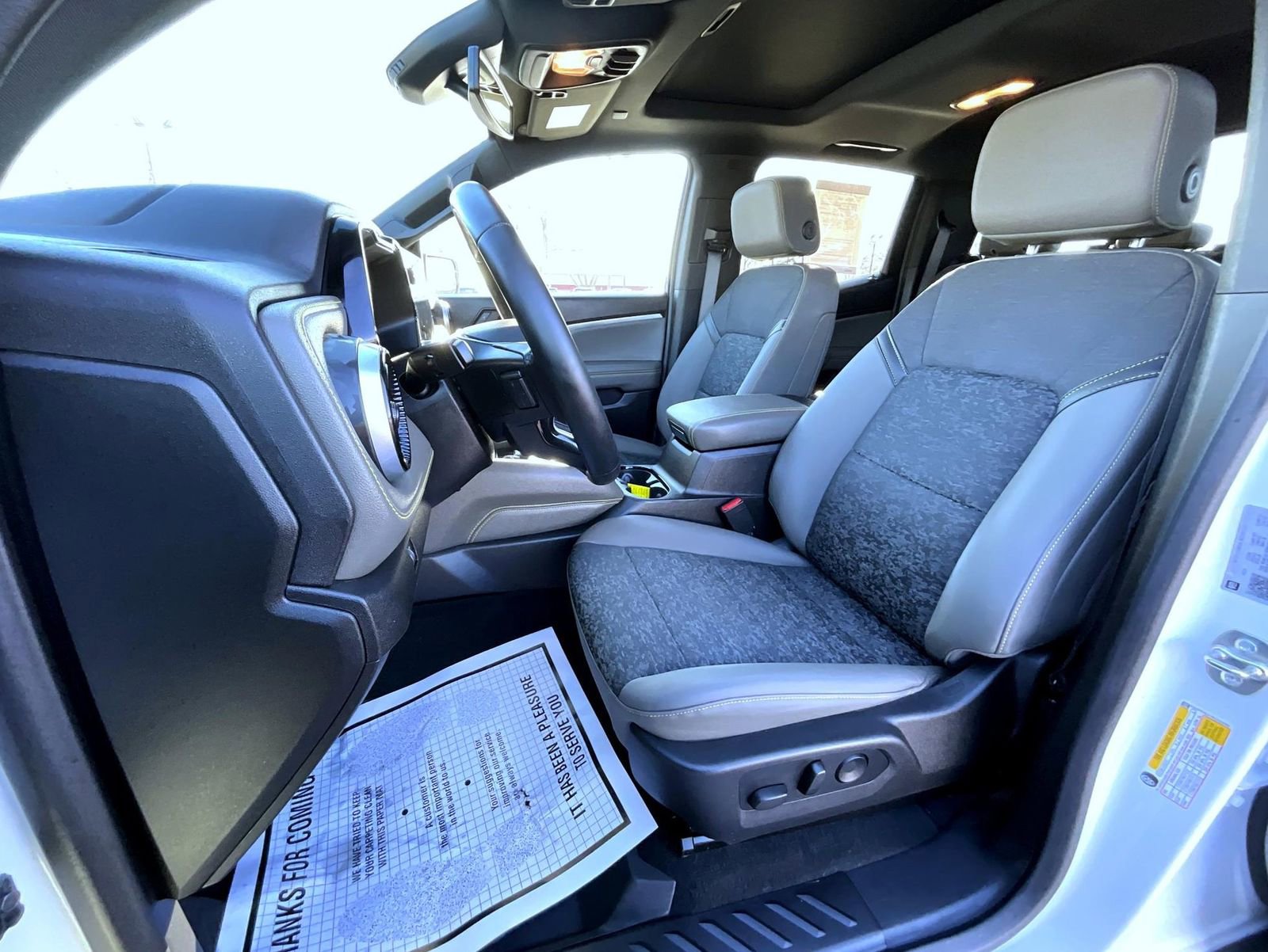 Used 2024 Chevrolet Colorado ZR2 w/ Technology Package image 11