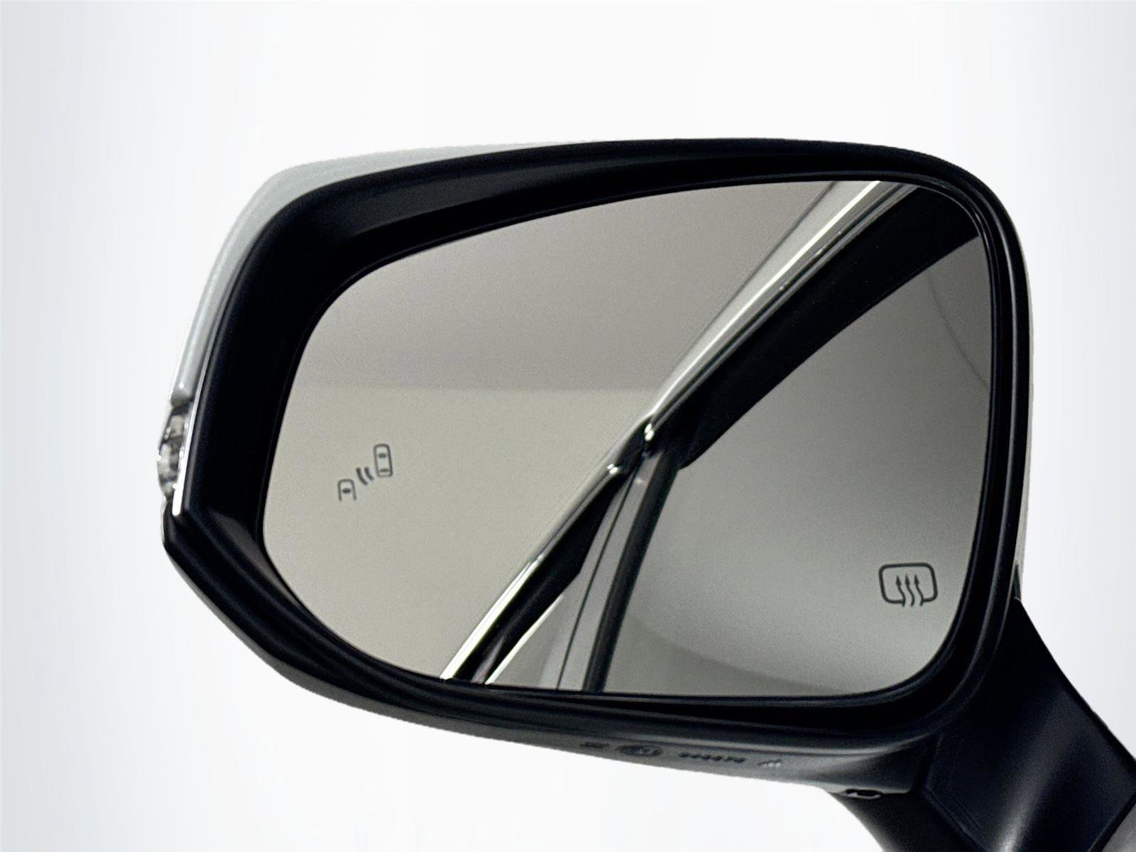 Used 2024 Toyota Corolla Cross XSE w/ Convenience Package image 5