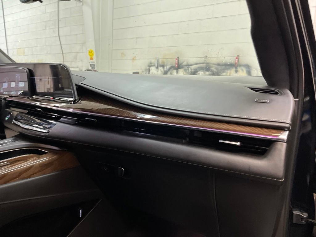 Used 2023 Cadillac Escalade Sport Platinum AWD/4WD image 37