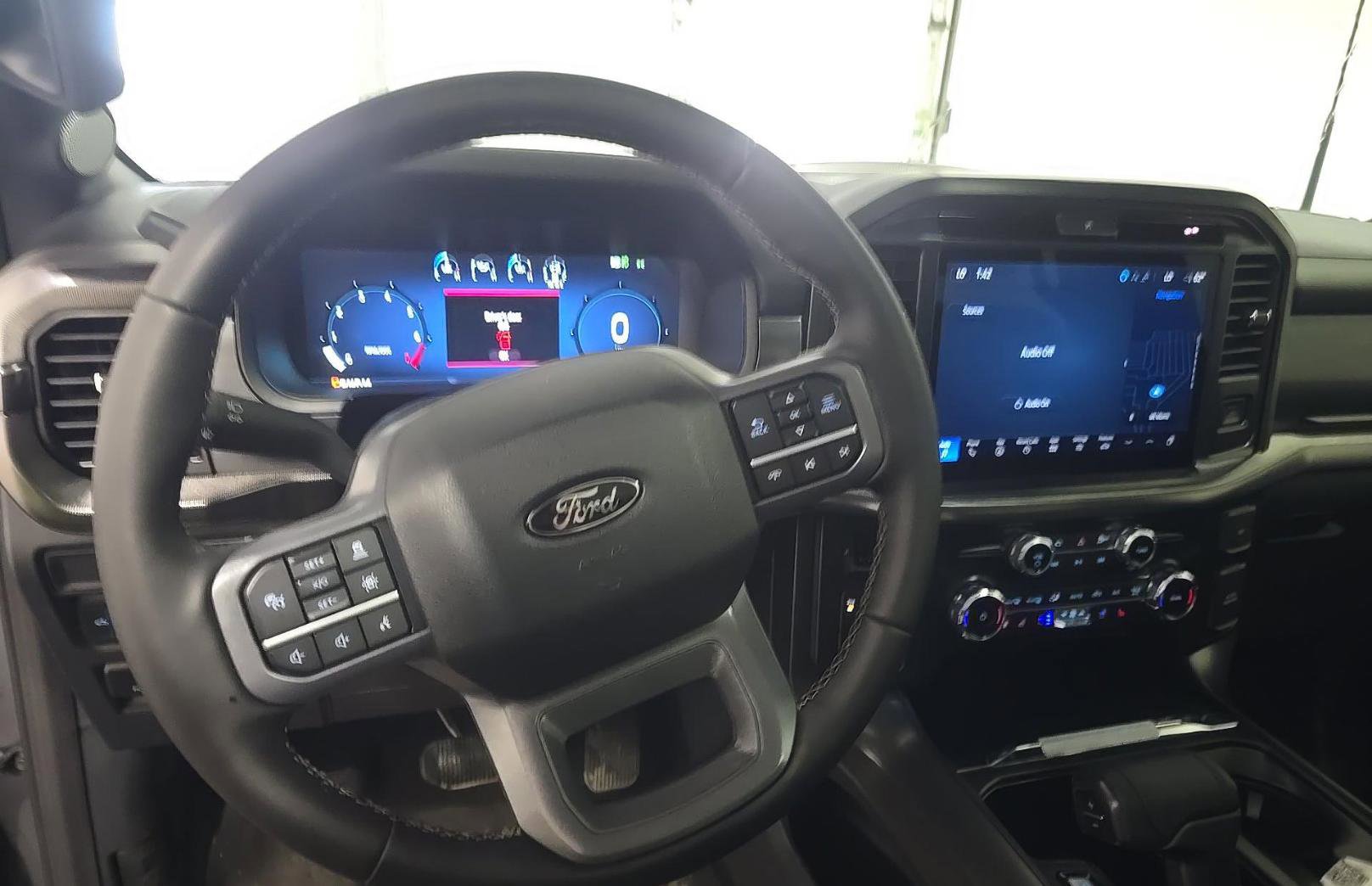 Used 2025 Ford F150 Lariat w/ Bed Utility Package AWD/4WD image 10