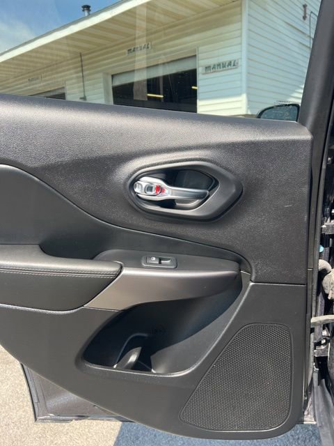 Used 2020 Jeep Cherokee Limited AWD/4WD image 49