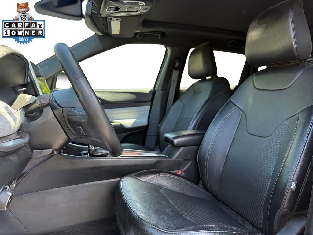 Used 2023 Jeep Compass Latitude w/ Sun and Sound Group AWD/4WD image 9