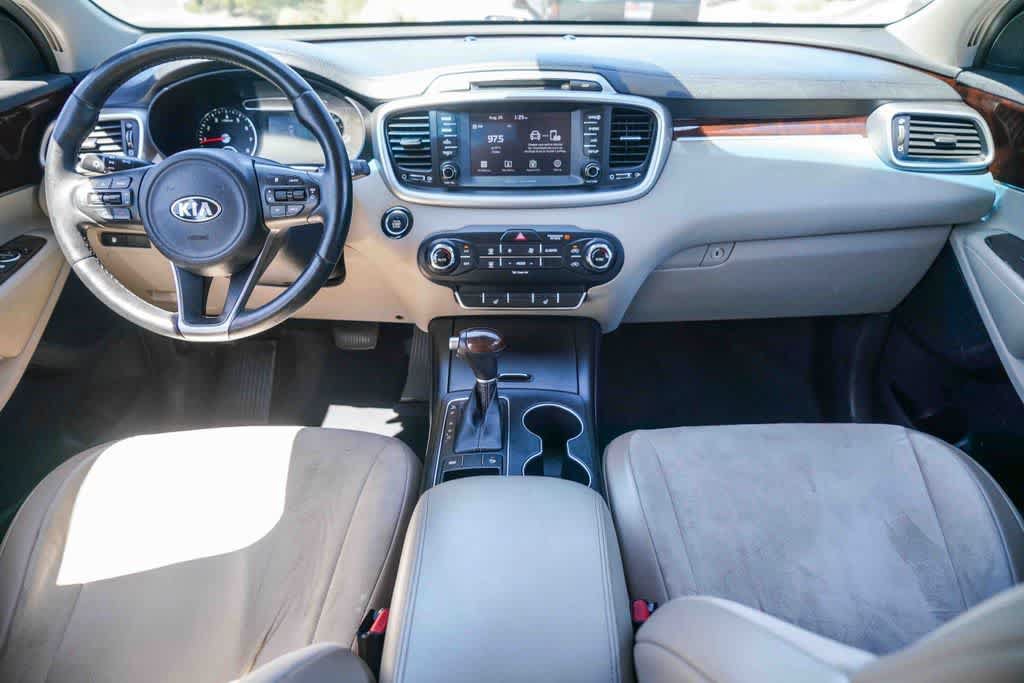 Used 2017 Kia Sorento FWD w/ LX Convenience Package image 11