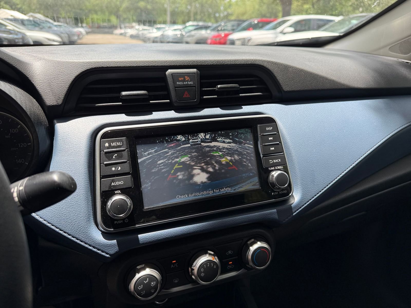 Used 2025 Nissan Versa SV FWD image 17