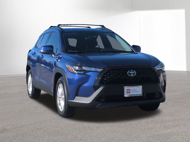 Certified 2023 Toyota Corolla Cross LE image 3