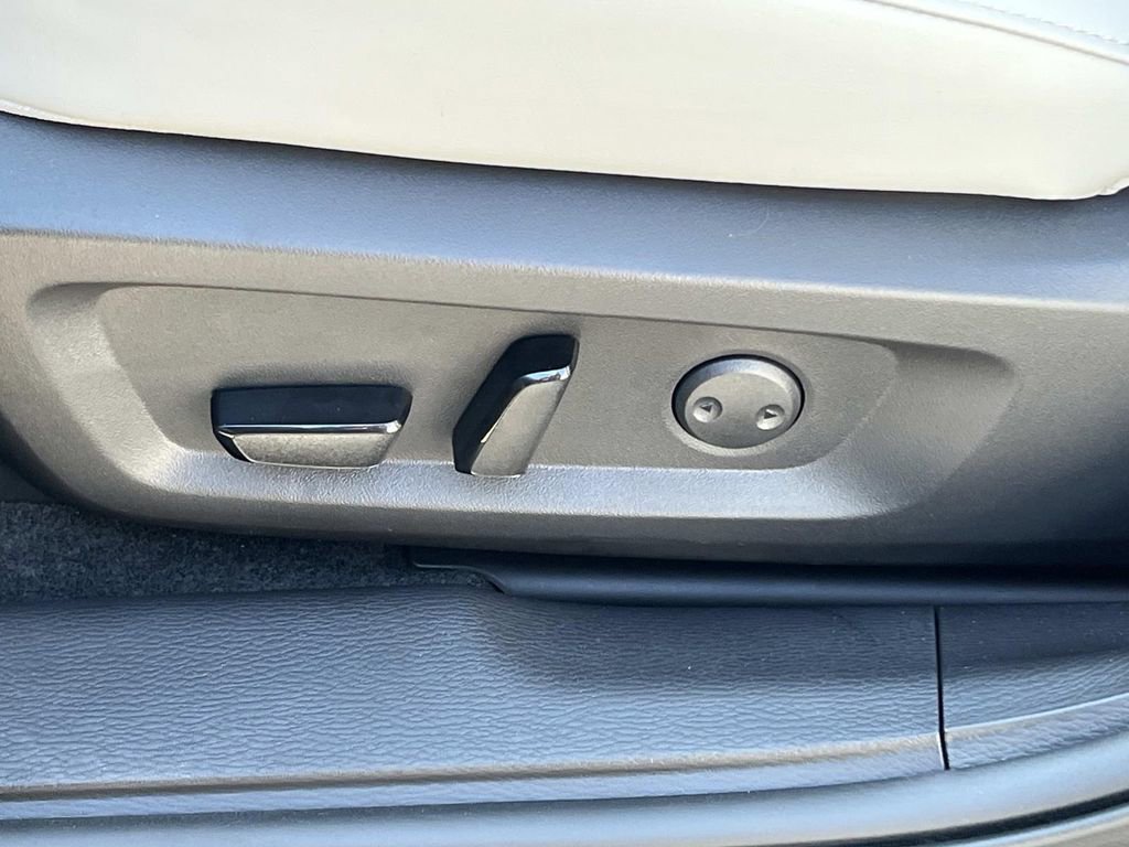 New 2026 Mitsubishi Outlander SE image 10