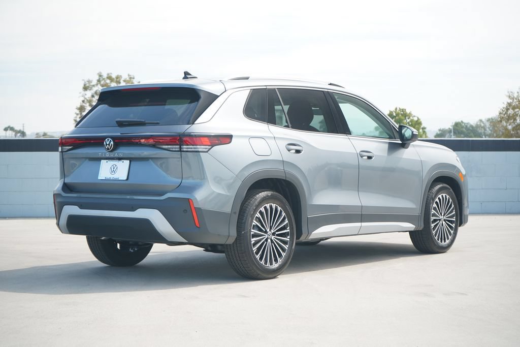 New 2026 Volkswagen Tiguan S FWD image 3