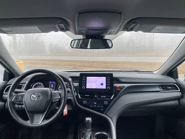 Used 2024 Toyota Camry SE image 13