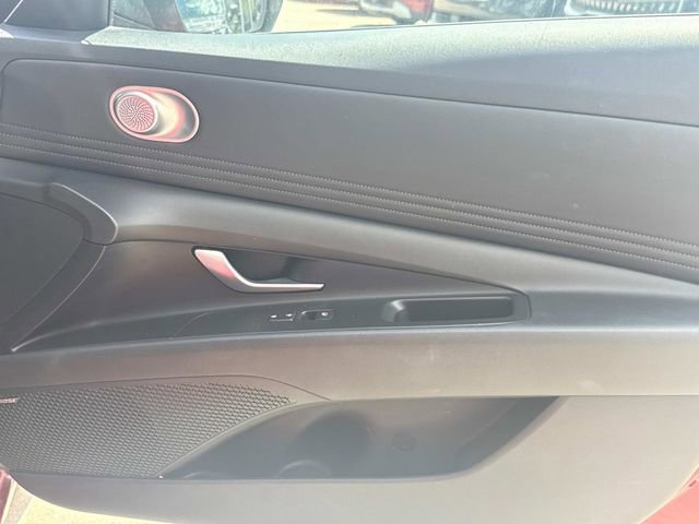 Used 2023 Hyundai Elantra Limited image 20