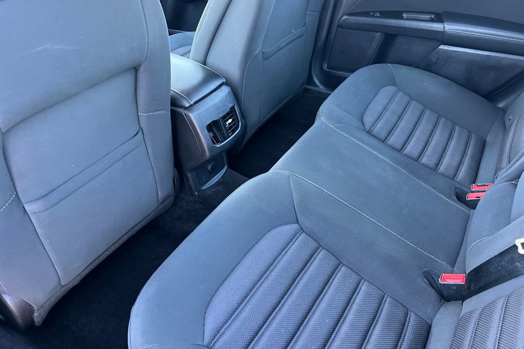 Used 2017 Ford Fusion SE w/ Fusion SE Technology Package image 14