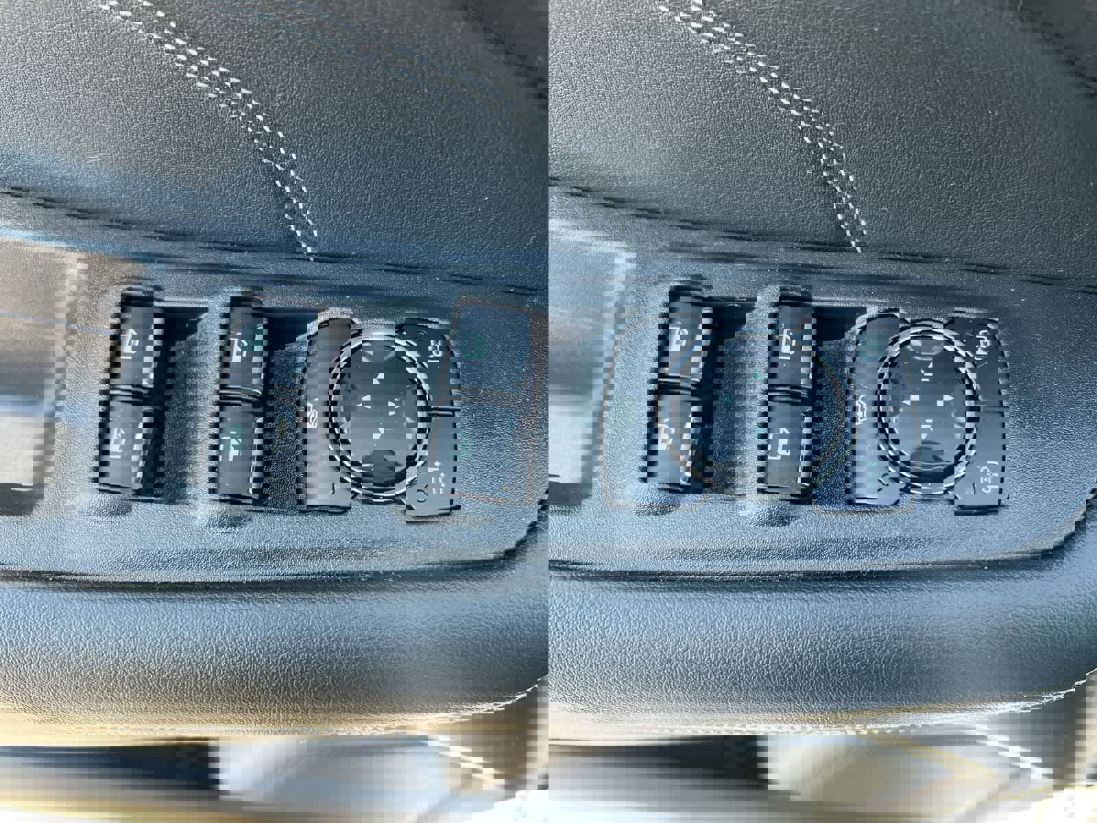 Used 2024 Ford Edge Titanium w/ Equipment Group 301A image 17