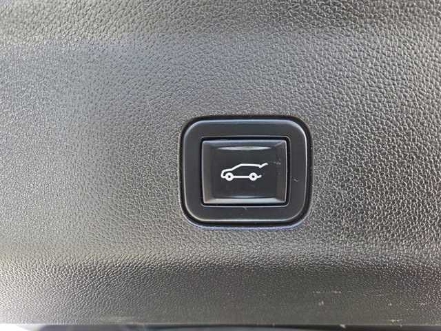 Used 2021 Cadillac Escalade Luxury AWD/4WD image 15