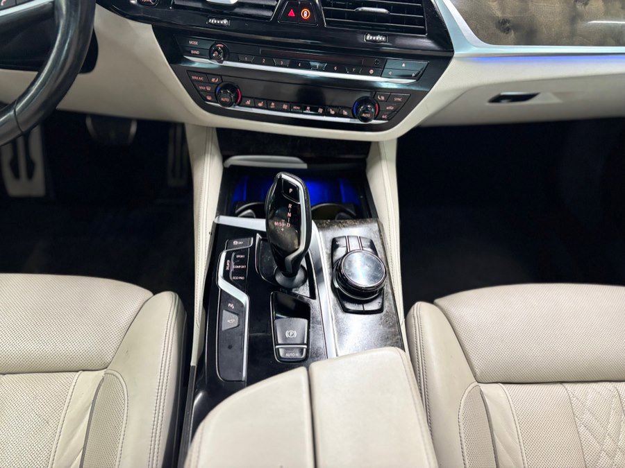 Used 2018 BMW M550i xDrive AWD/4WD image 26