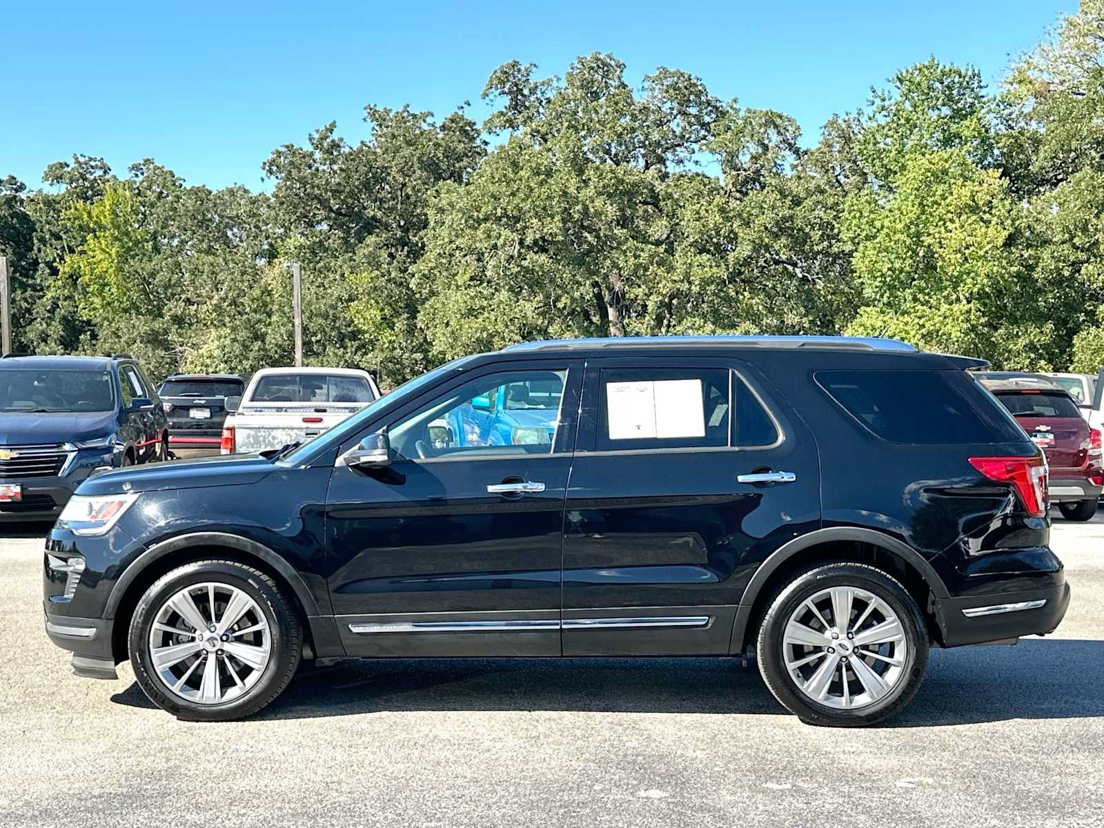 Used 2018 Ford Explorer Limited w/ Ford Safe & Smart Package AWD/4WD image 12