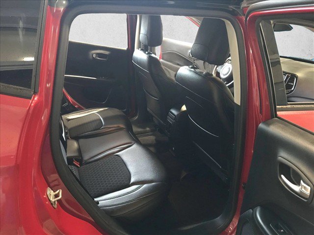 Used 2018 Jeep Compass Latitude AWD/4WD image 19