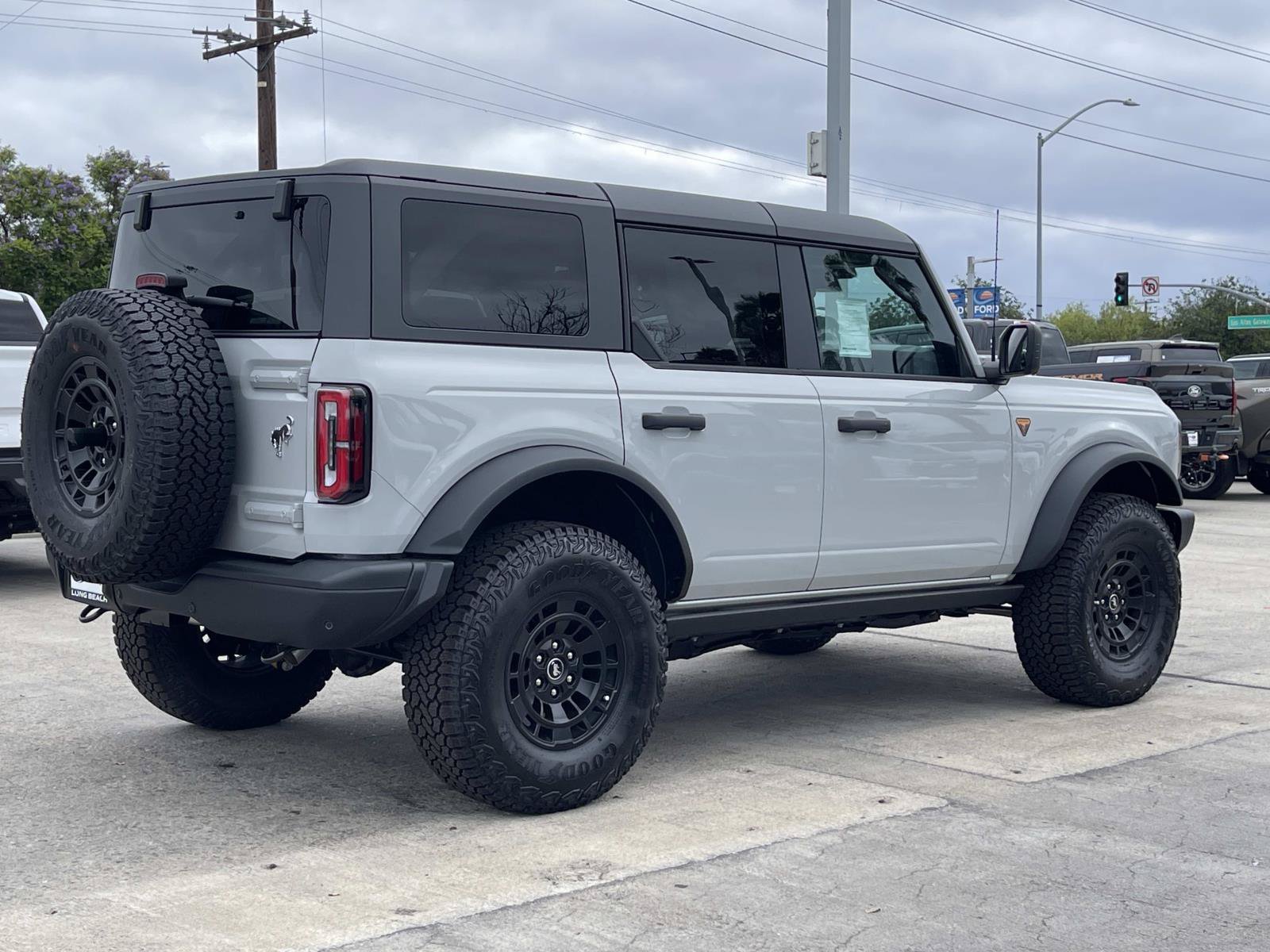 New 2026 Ford Bronco Badlands AWD/4WD image 3