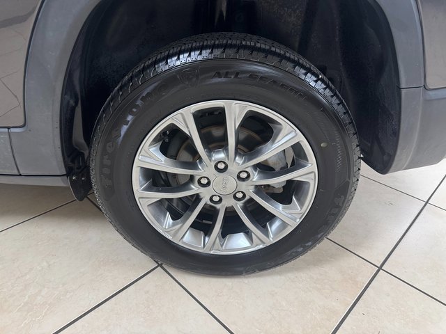 Used 2019 Jeep Cherokee Latitude Plus image 21