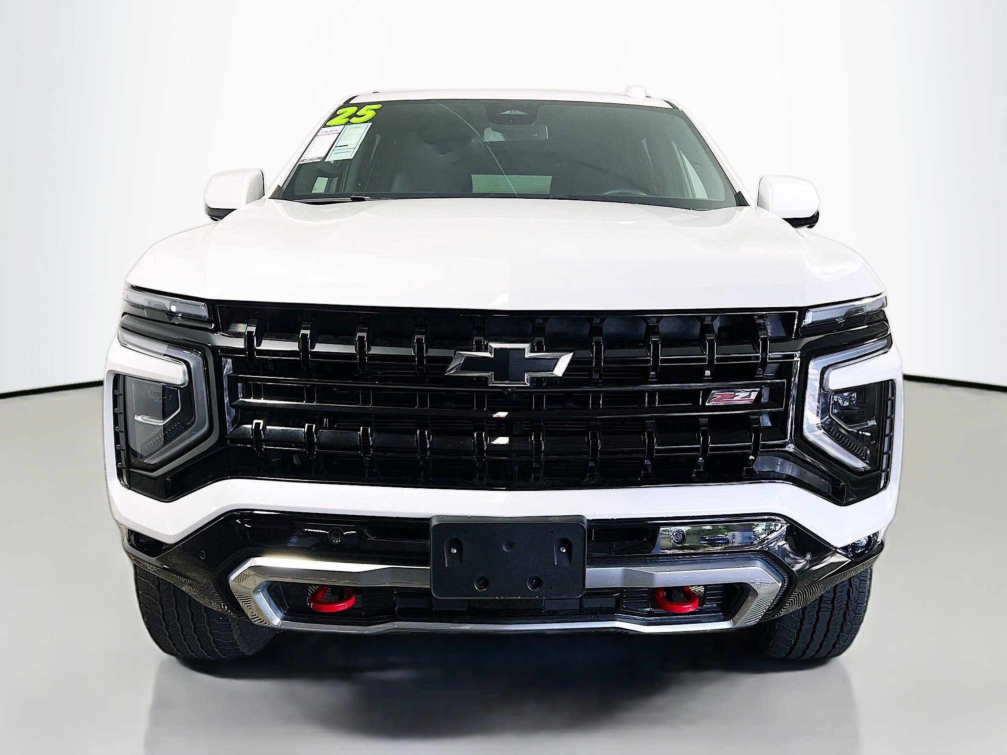 Used 2025 Chevrolet Suburban Z71 image 11