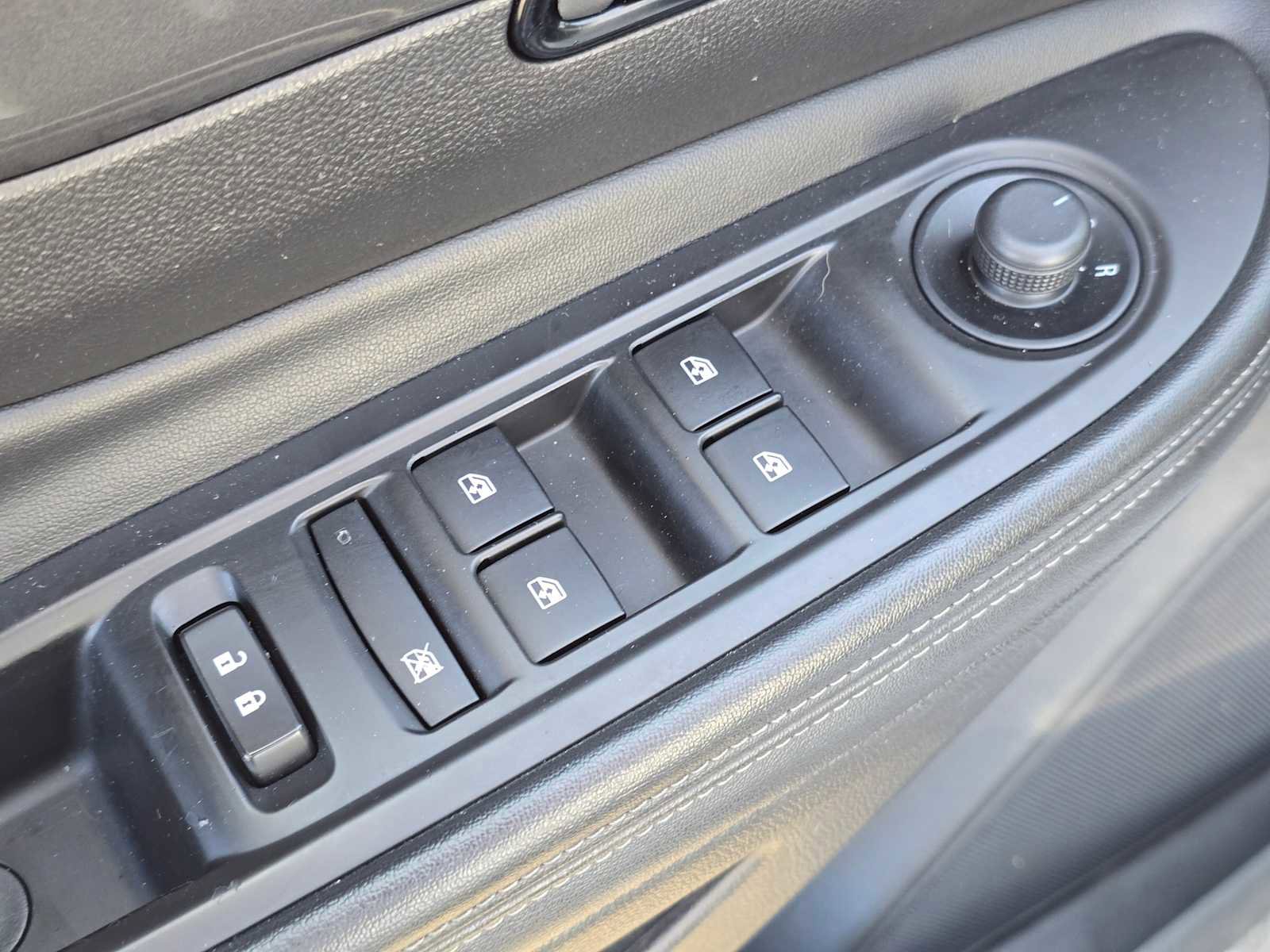 Used 2018 Buick Encore Essence image 27