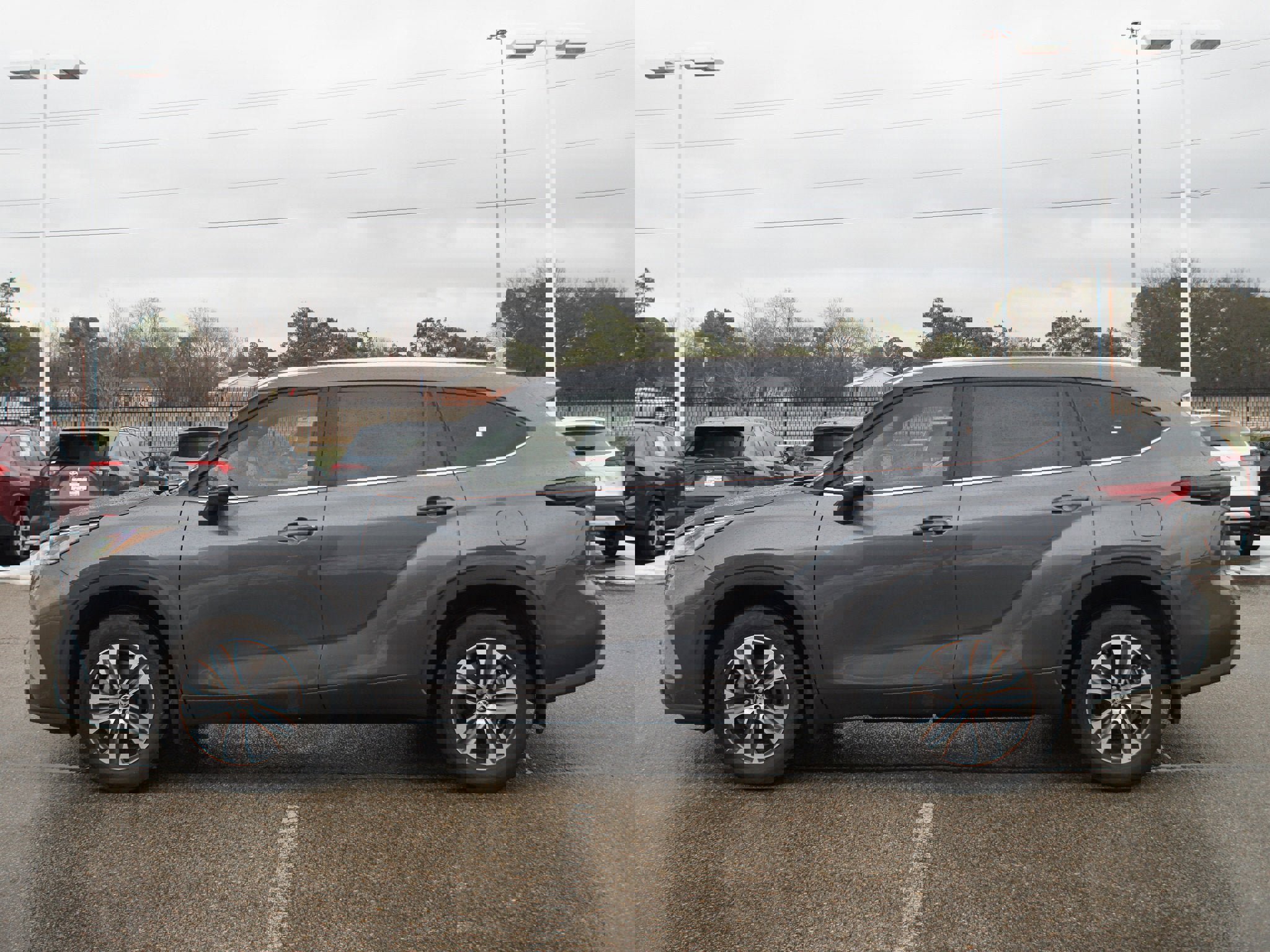 Used 2024 Toyota Highlander XLE image 13