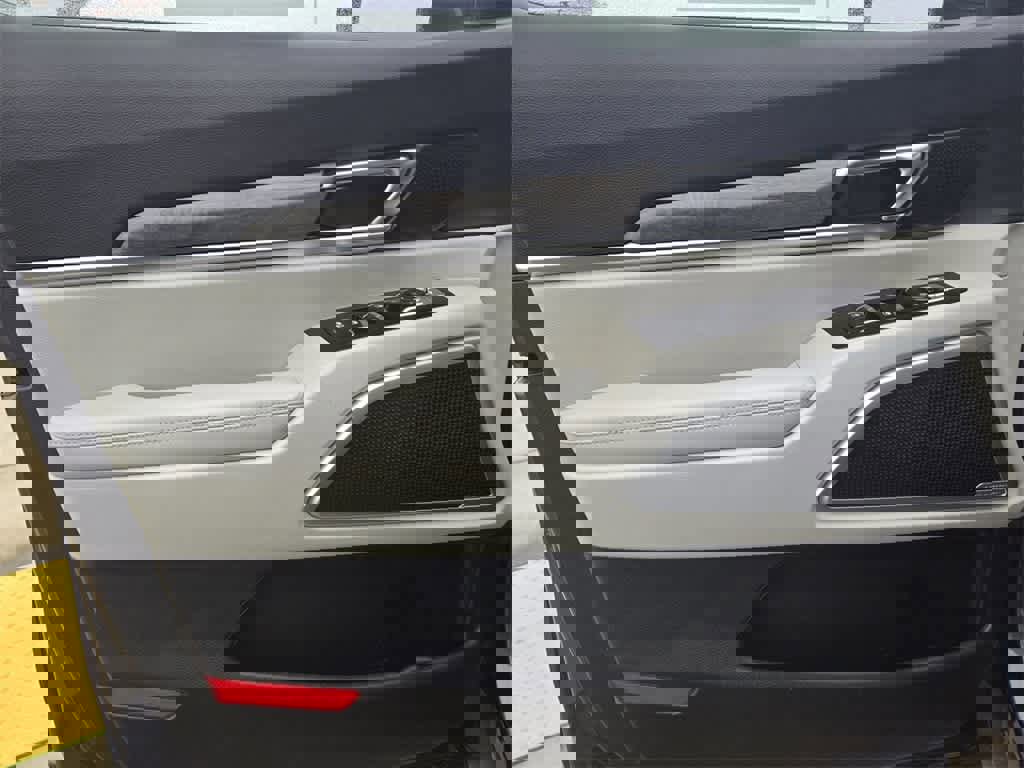 Used 2022 Kia Telluride EX w/ EX Premium Package image 16