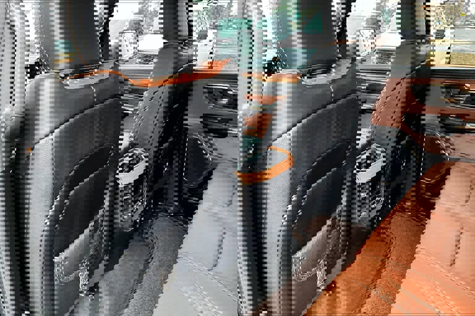 Used 2023 RAM 1500 Limited w/ Body-Colour Bumper Group image 12