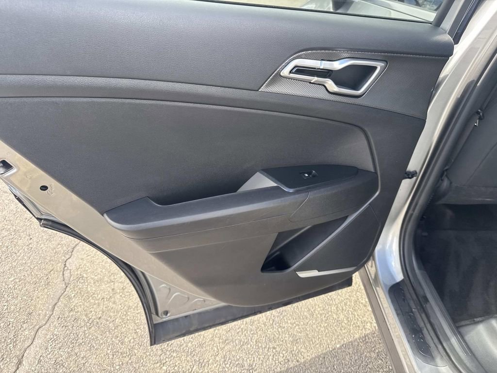 Used 2024 Kia Sportage LX image 16