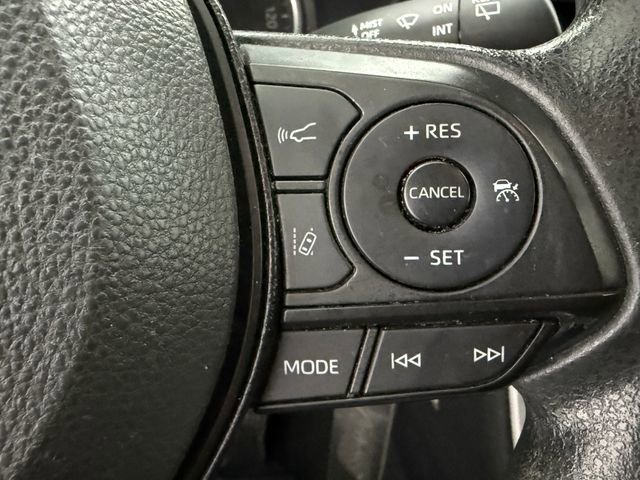 Used 2020 Toyota RAV4 LE FWD image 12