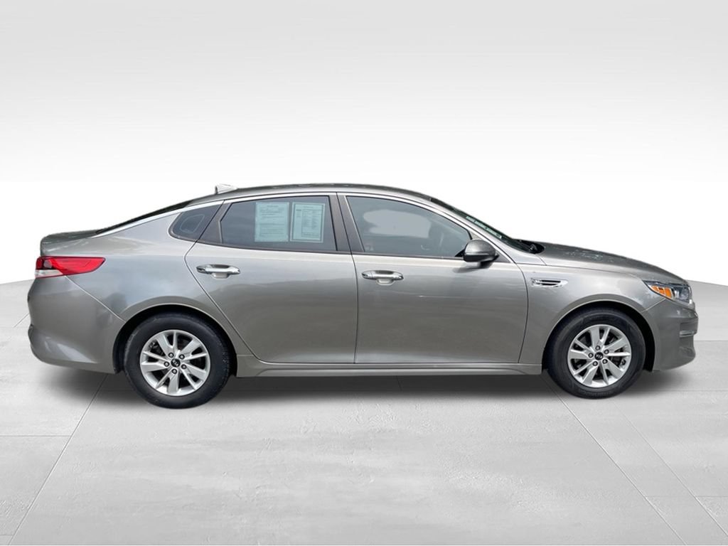 Used 2017 Kia Optima LX FWD image 5