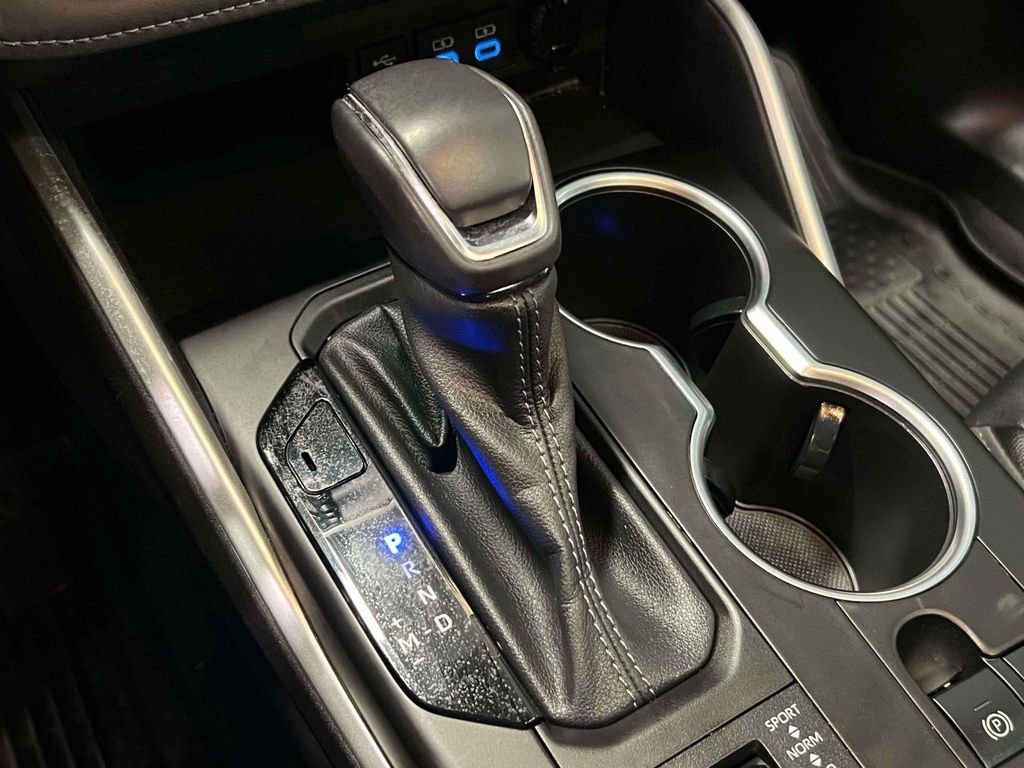 Used 2022 Toyota Highlander XSE image 32