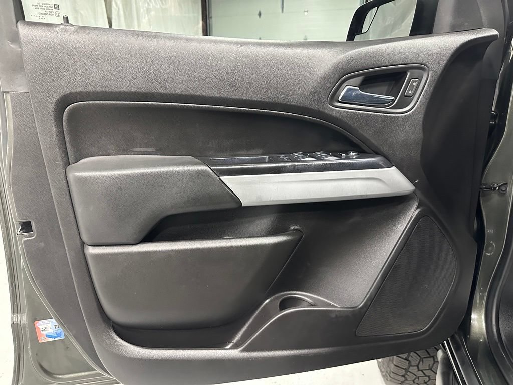 Used 2017 Chevrolet Colorado ZR2 w/ LPO, Premium Interior Package AWD/4WD image 8