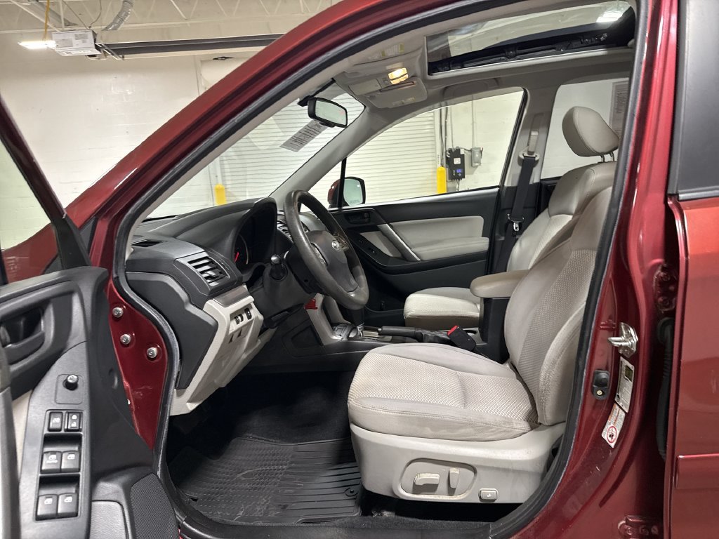 Used 2014 Subaru Forester 2.5i Premium AWD/4WD image 21