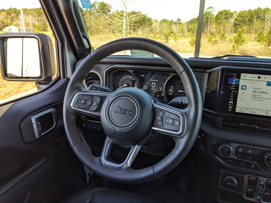 Used 2024 Jeep Wrangler Unlimited Sahara w/ Technology Group image 28
