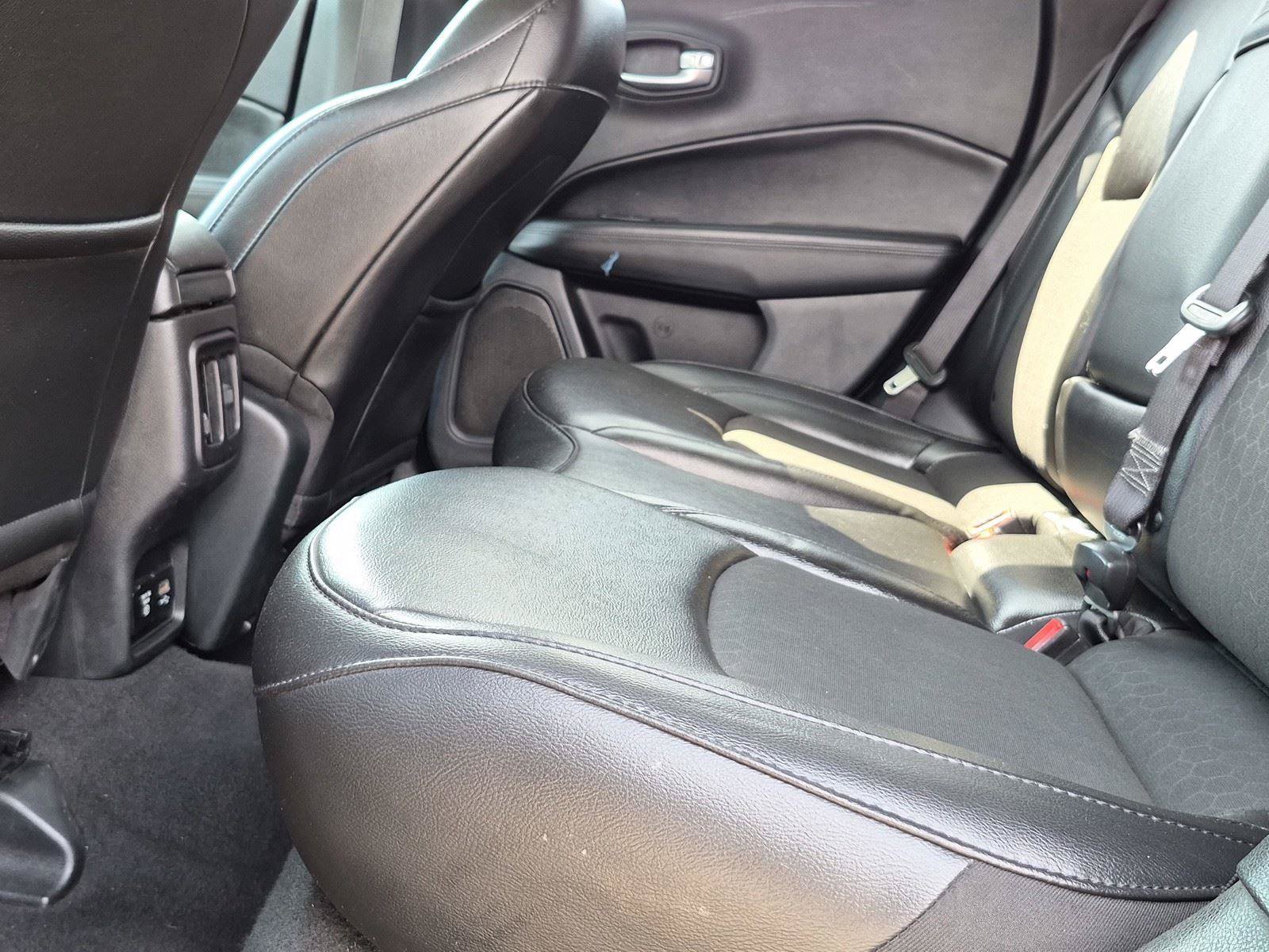 Used 2019 Jeep Compass Latitude FWD image 17